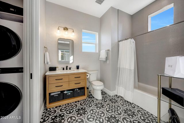 8512 E EAGLE CLAW Drive, Scottsdale, AZ 85266