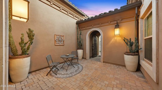 8512 E EAGLE CLAW Drive, Scottsdale, AZ 85266
