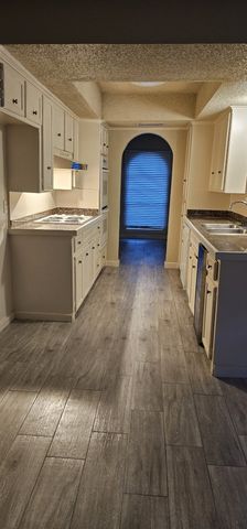 1824 Holly Oak Street, Arlington, TX 76012