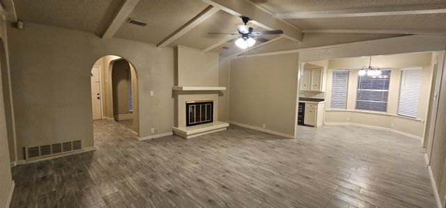 1824 Holly Oak Street, Arlington, TX 76012