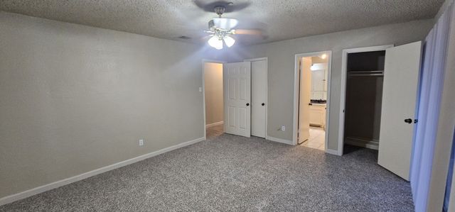 1824 Holly Oak Street, Arlington, TX 76012