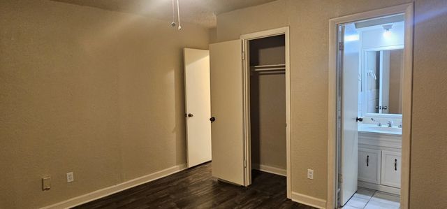 1824 Holly Oak Street, Arlington, TX 76012