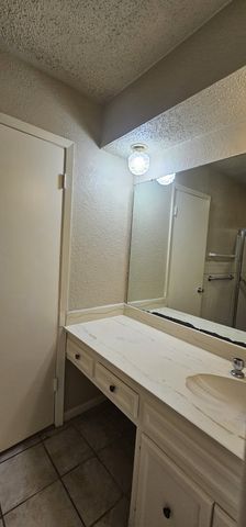 1824 Holly Oak Street, Arlington, TX 76012