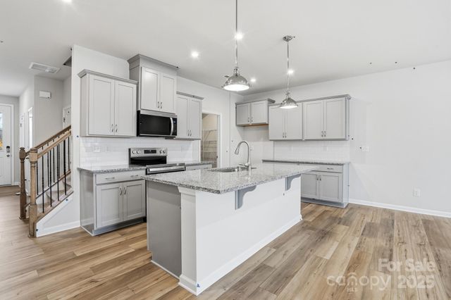 2131 Vinyasa Lane, Charlotte, NC 28215