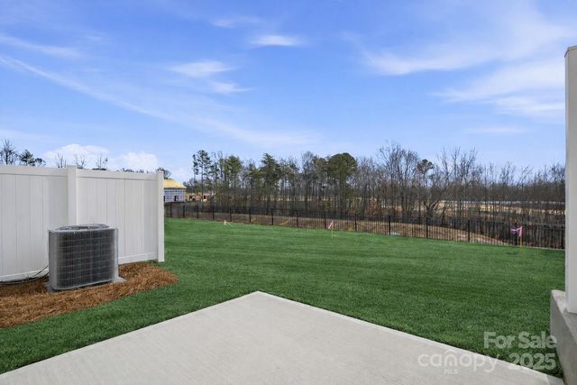 2131 Vinyasa Lane, Charlotte, NC 28215