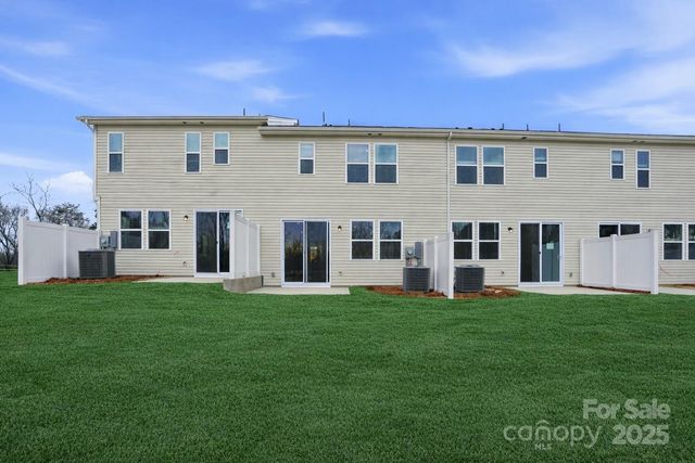 2131 Vinyasa Lane, Charlotte, NC 28215