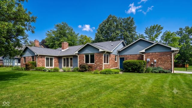 255 Camden Drive, Zionsville, IN 46077