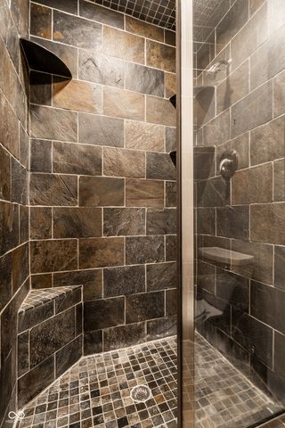 255 Camden Drive, Zionsville, IN 46077
