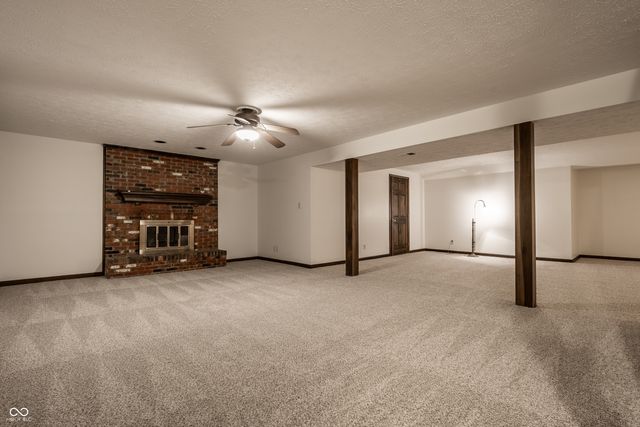 255 Camden Drive, Zionsville, IN 46077