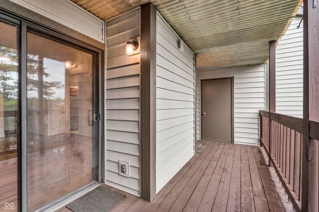 8176 Shorewalk Drive, Indianapolis, IN 46236