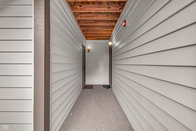 8176 Shorewalk Drive, Indianapolis, IN 46236