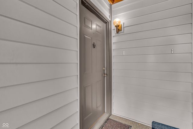 8176 Shorewalk Drive, Indianapolis, IN 46236