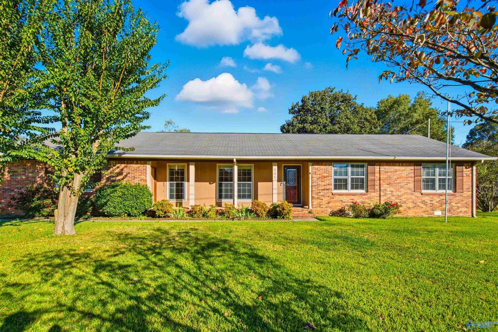 501 Christopher Drive, Athens, AL 35611