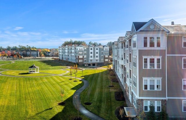 320 Martins Landing 211, North Reading, MA 01864