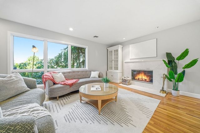 54 Oakvale Rd, Newton, MA 02468