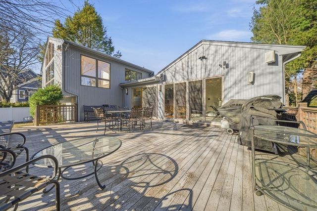 54 Oakvale Rd, Newton, MA 02468