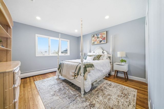 54 Oakvale Rd, Newton, MA 02468