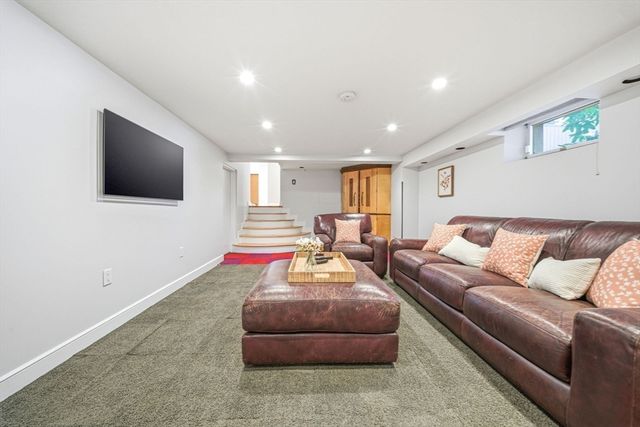 54 Oakvale Rd, Newton, MA 02468