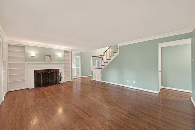 302 Hickory Ridge Drive, El Lago, TX 77586