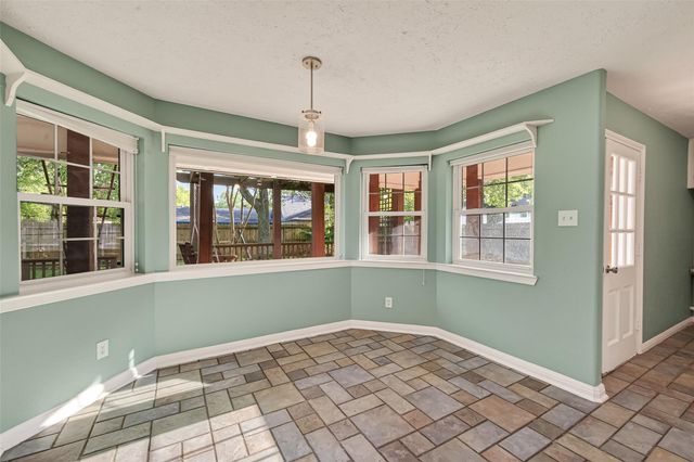 302 Hickory Ridge Drive, El Lago, TX 77586