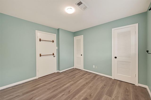 302 Hickory Ridge Drive, El Lago, TX 77586