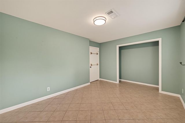 302 Hickory Ridge Drive, El Lago, TX 77586