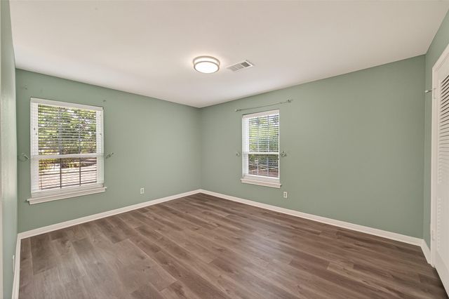 302 Hickory Ridge Drive, El Lago, TX 77586