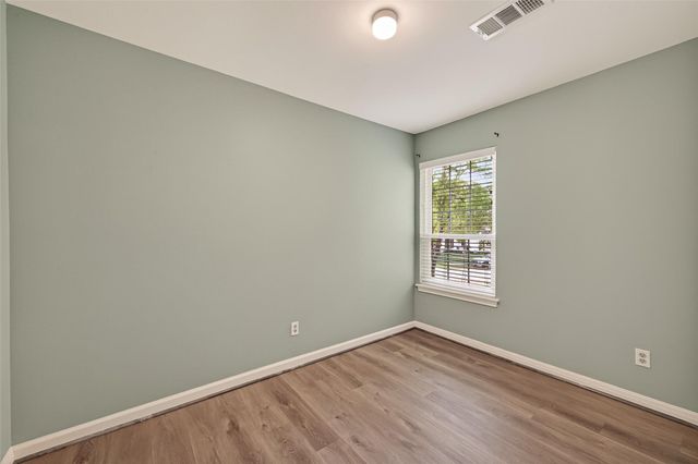 302 Hickory Ridge Drive, El Lago, TX 77586