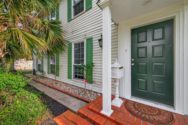 302 Hickory Ridge Drive, El Lago, TX 77586