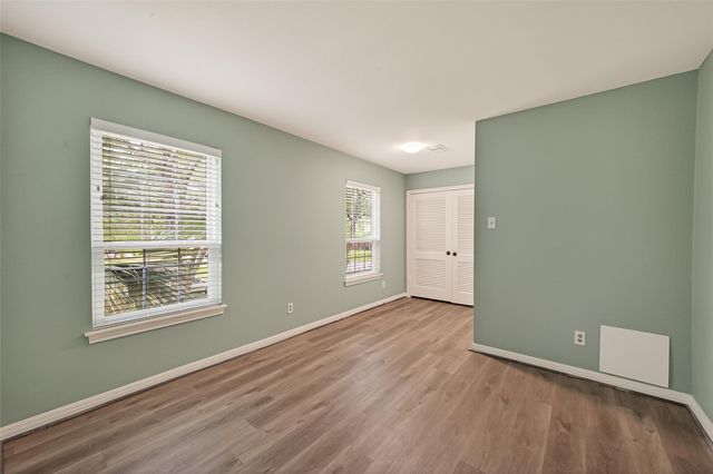 302 Hickory Ridge Drive, El Lago, TX 77586