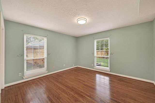 302 Hickory Ridge Drive, El Lago, TX 77586