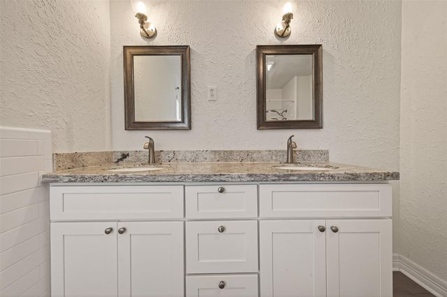 302 Hickory Ridge Drive, El Lago, TX 77586