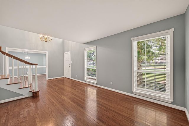 302 Hickory Ridge Drive, El Lago, TX 77586