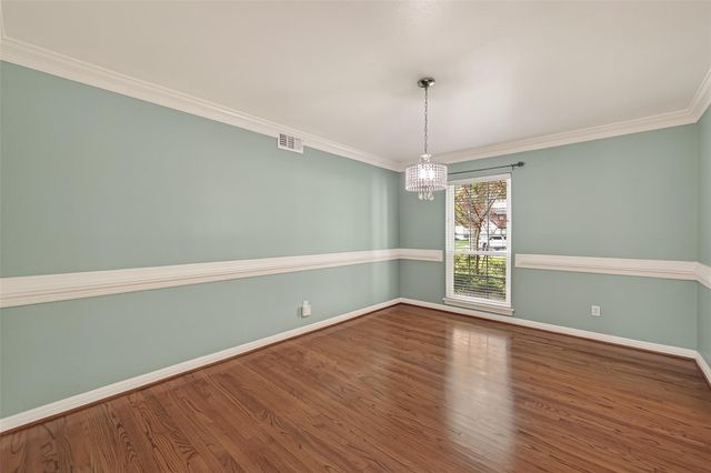 302 Hickory Ridge Drive, El Lago, TX 77586