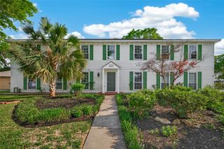 302 Hickory Ridge Drive, El Lago, TX 77586