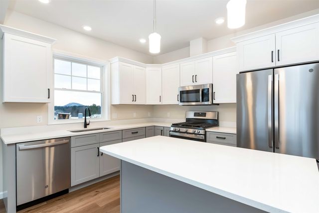 5 Dogwood Circle 5 Welchii, Milton, VT 05468