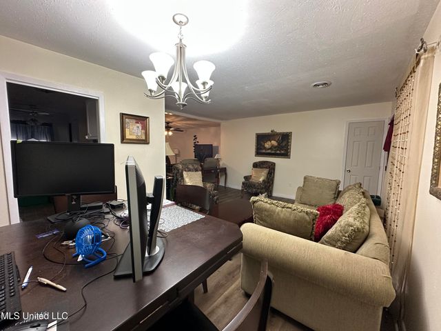 5347 Cedar Park Drive, Jackson, MS 39206