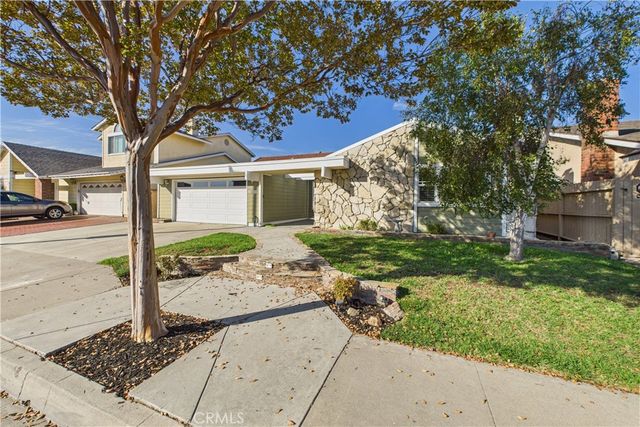5275 Vista Real, Cypress, CA 90630
