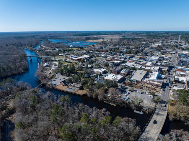 215 Jessica Lakes Dr., Conway, SC 29526