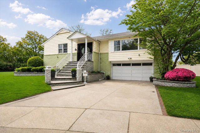 916 Lawrence Court, North Woodmere, NY 11581