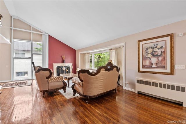 916 Lawrence Court, North Woodmere, NY 11581