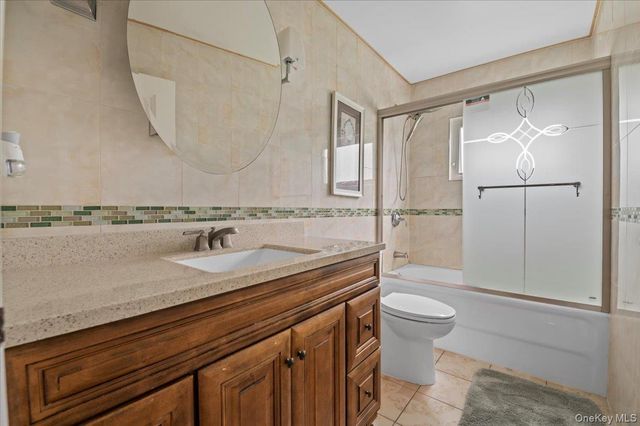 916 Lawrence Court, North Woodmere, NY 11581