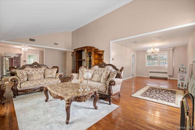 916 Lawrence Court, North Woodmere, NY 11581