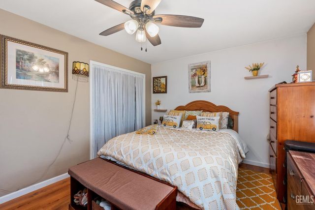 5812 Burke Way, Bakersfield, CA 93309
