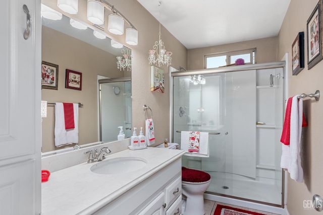 5812 Burke Way, Bakersfield, CA 93309