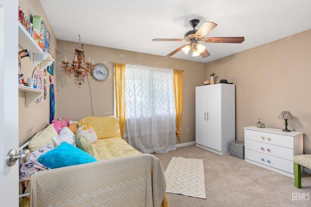 5812 Burke Way, Bakersfield, CA 93309