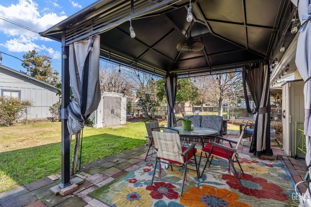 5812 Burke Way, Bakersfield, CA 93309