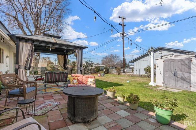 5812 Burke Way, Bakersfield, CA 93309