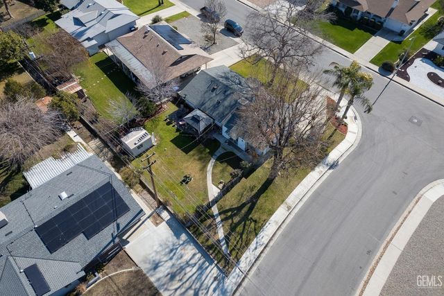 5812 Burke Way, Bakersfield, CA 93309