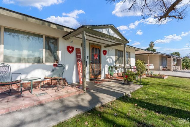 5812 Burke Way, Bakersfield, CA 93309
